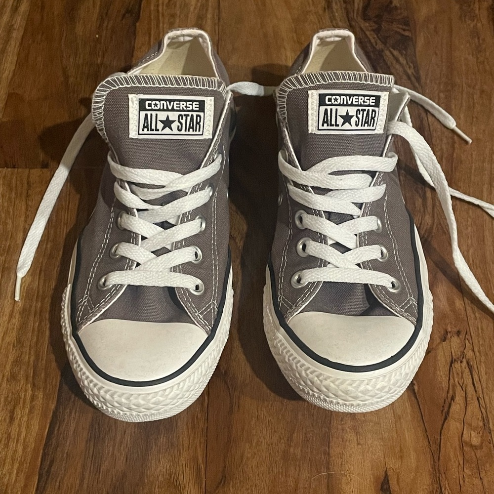 Women’s Converse/Chuck Taylor